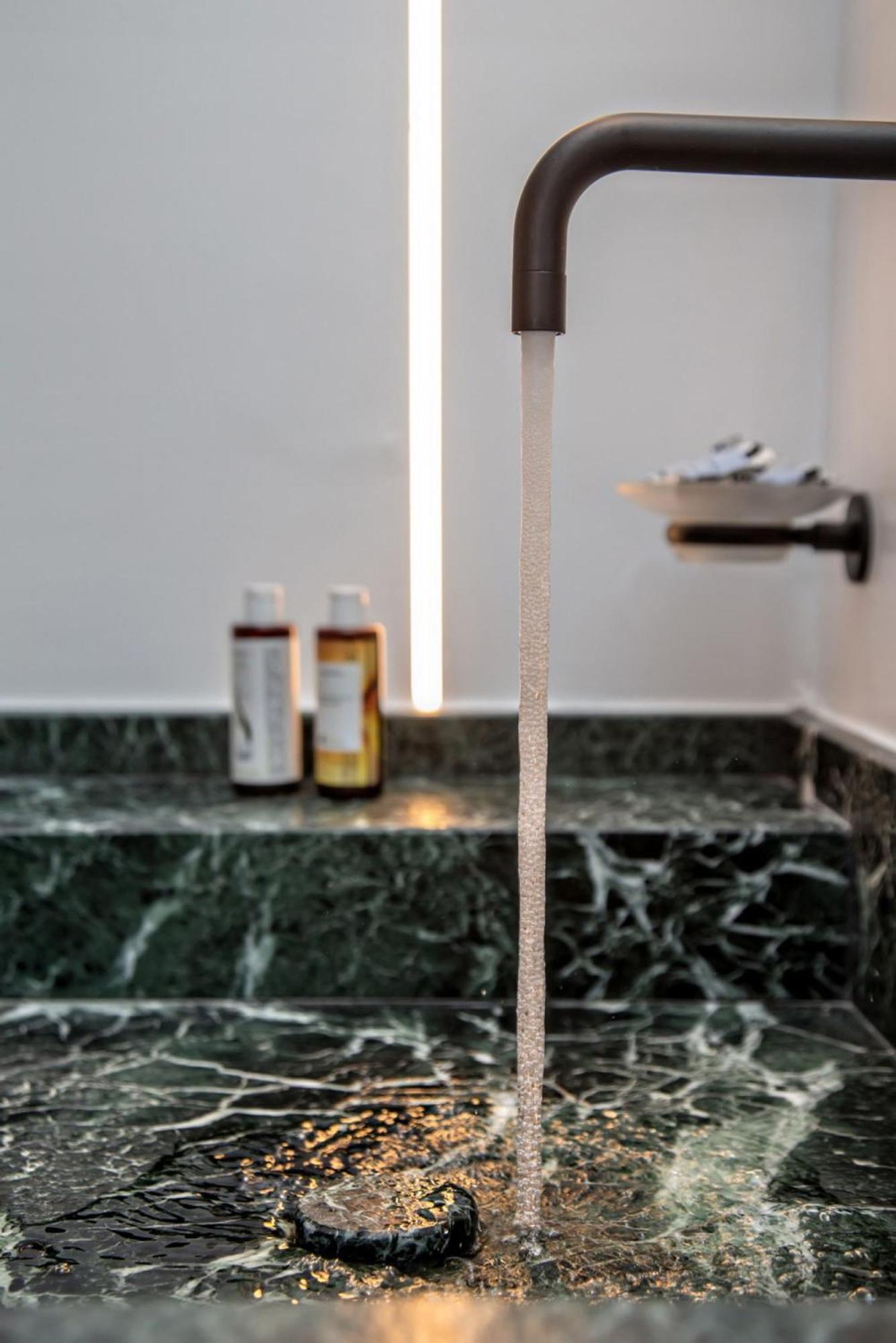 Levantes Luxury Suites II Tínos Eksteriør billede